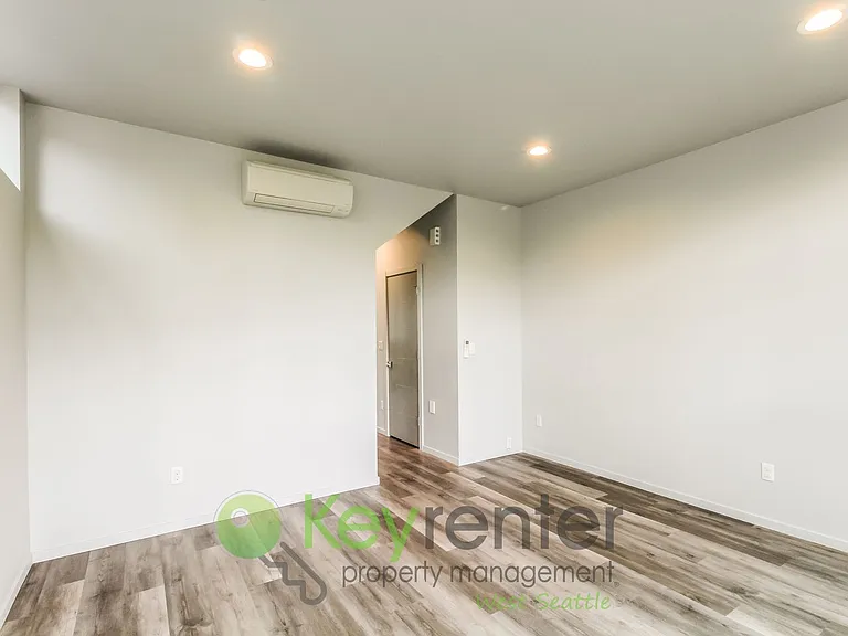 5259 Fauntleroy Way SW — Photo 40