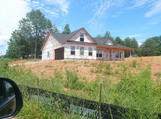 255 Bent River Dr, Inman, SC 29349