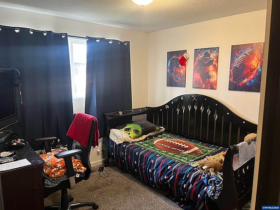 2nd image of 4664 Kingston Ct NE