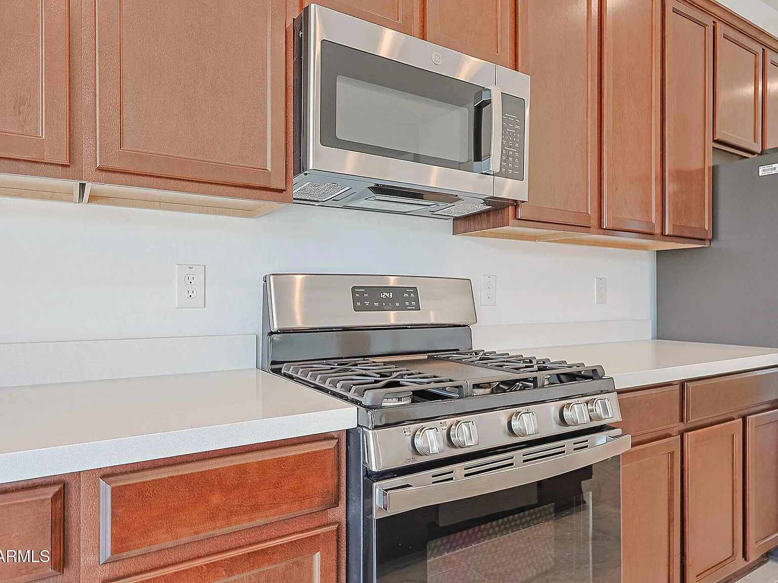 3 bed, 2.5 bath, 2691 sqft, $2,800 — Photo 4