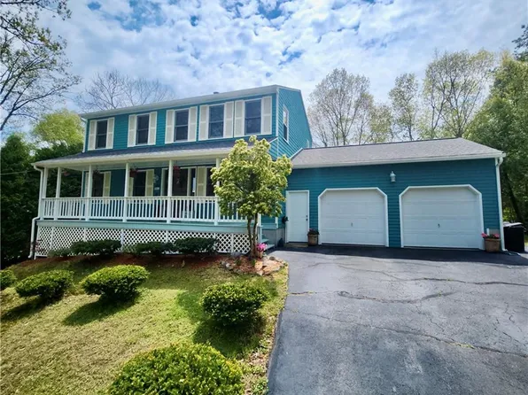 22 Ridgewood Dr, Scituate, RI 02857