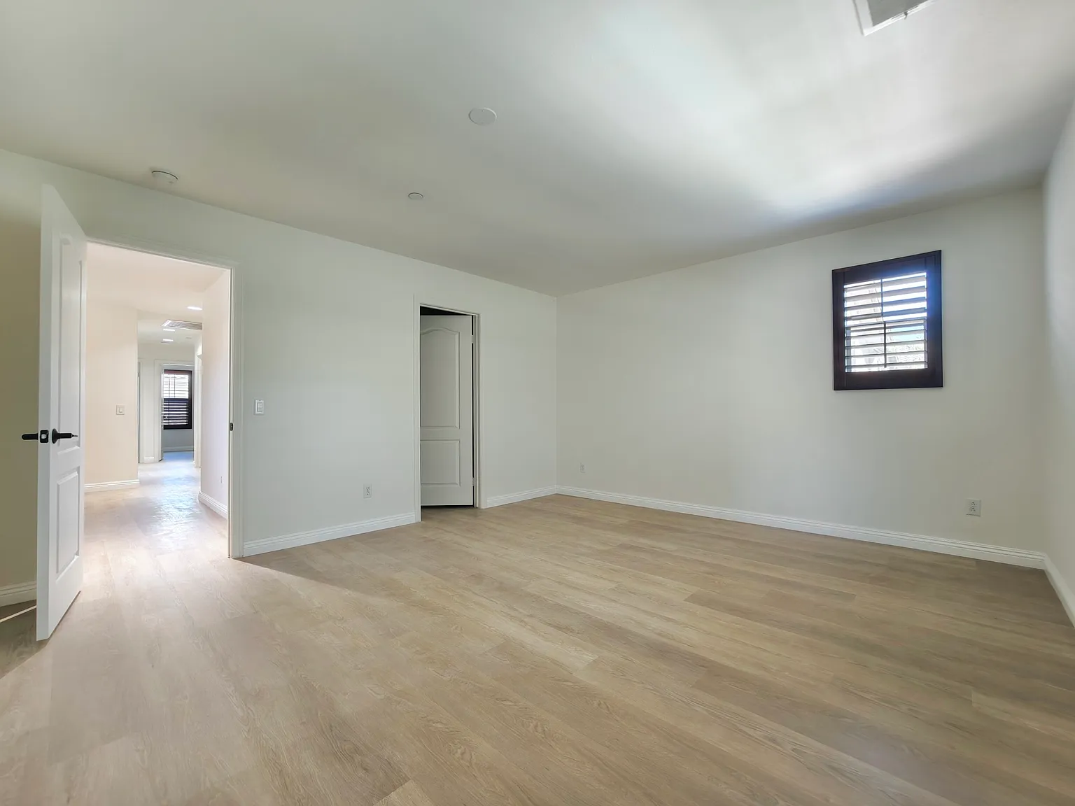 4 bed, 2.5 bath, 1895 sqft, $3,550 — Photo 4