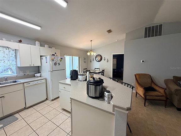 3rd image of 16 Pecan Drive Loop