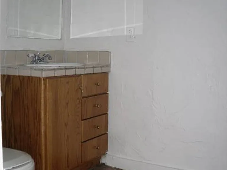 504 W Brown St — Photo 7