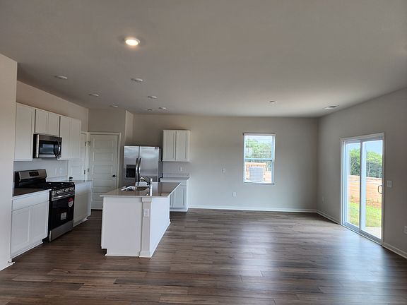 4th image of 5028 Mifford Ct