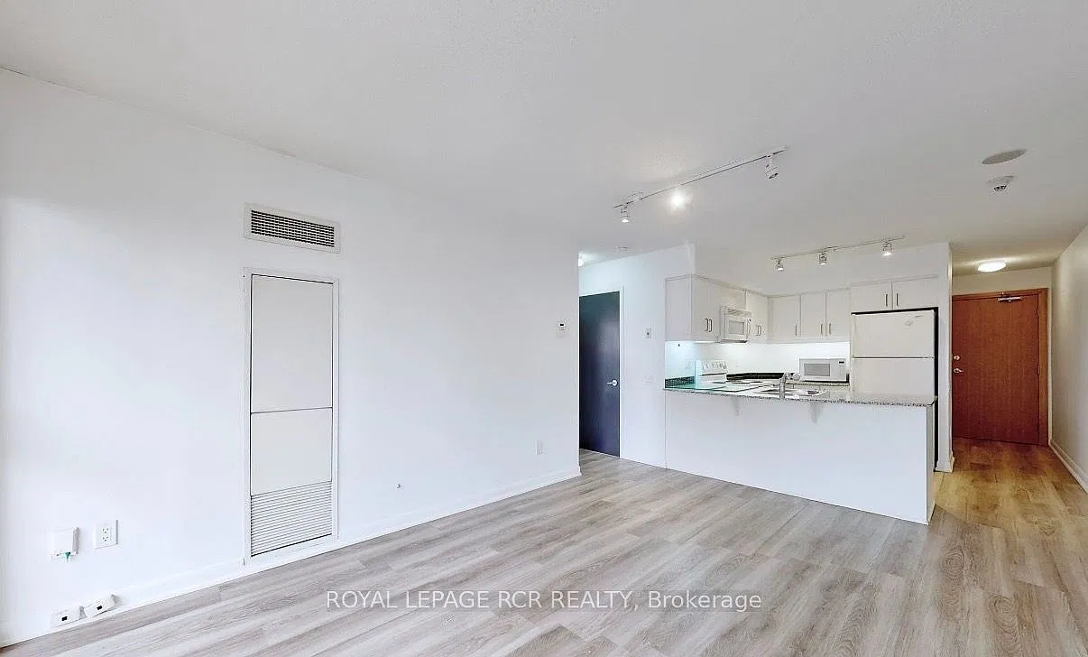 Minto Gardens 'Radiance' Tower — Photo 2