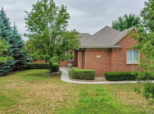 13823 Blue Beech Ln, Shelby Township, MI 48315