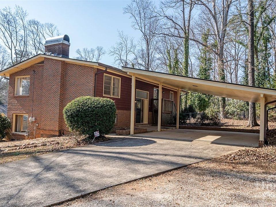 1st image of 625 Forest Road