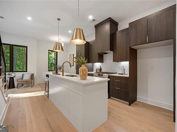 3rd image of 1169 Penny Ln