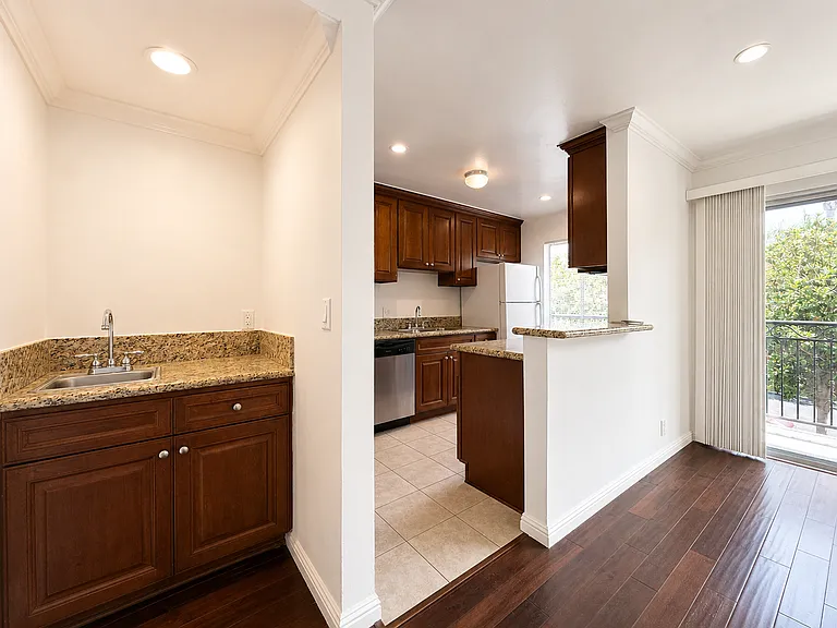 1831 Camden Ave — Photo 13