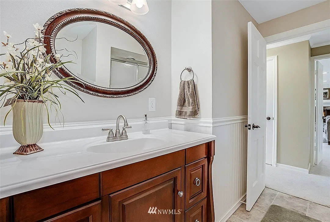 4 bed, 3740 sqft, $3,700 — Photo 3