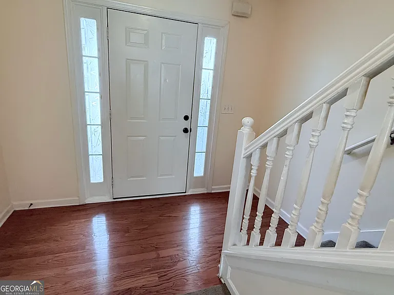7232 April Ct — Photo 2
