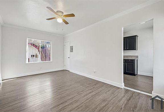 4th image of 6526 1/2 S Victoria Ave