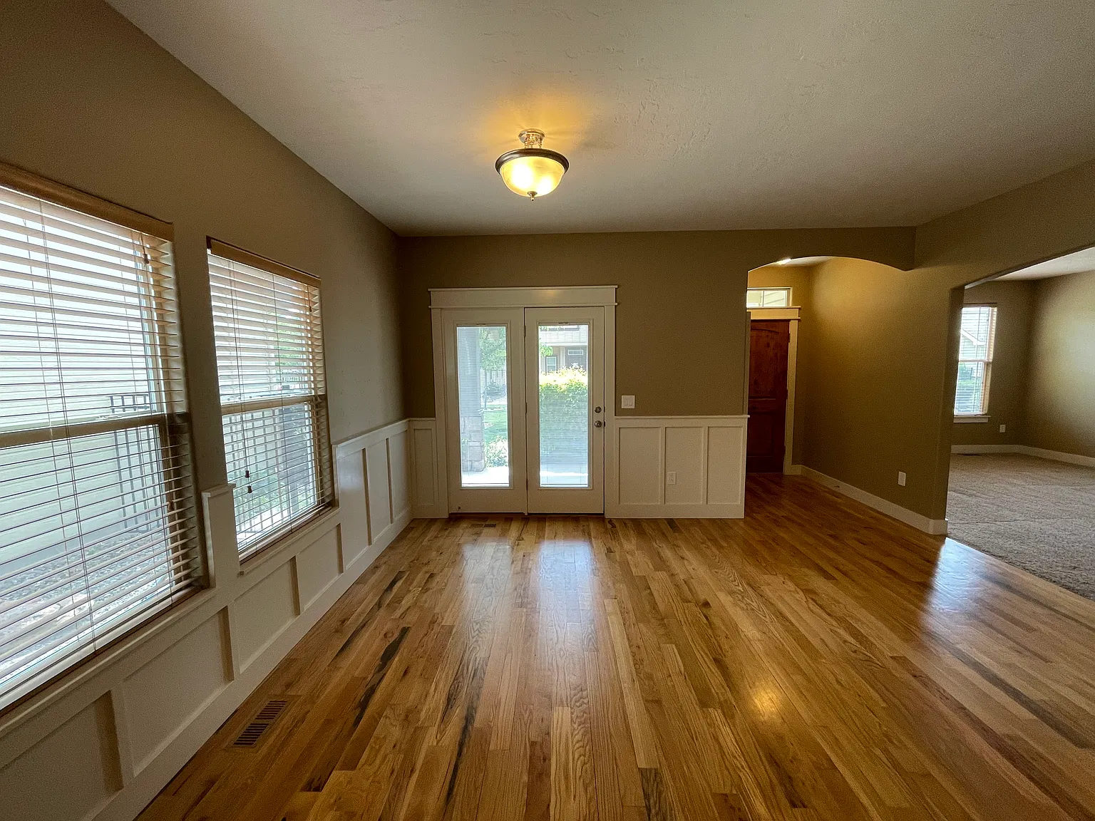 3 bed, 2.5 bath, 2090 sqft, $3,195 — Photo 4