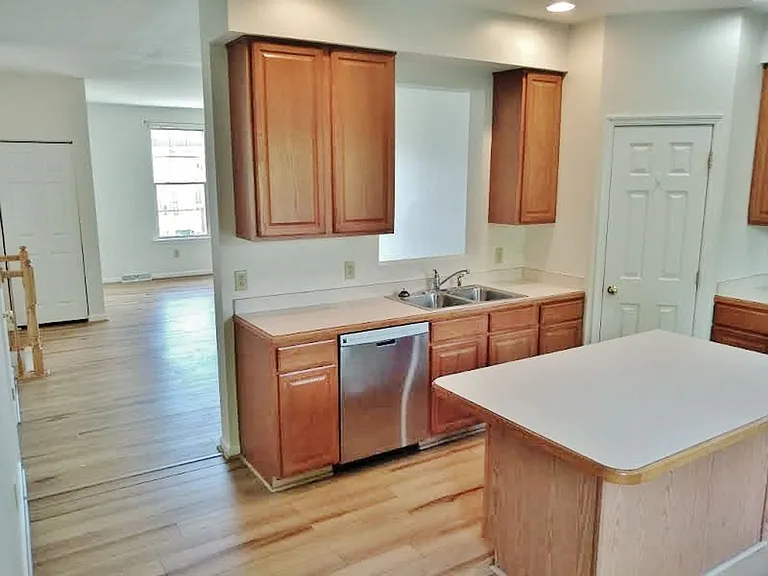 1283 Wanda Dr — Photo 7