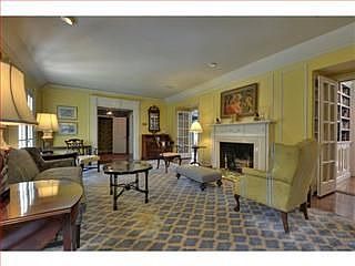 4th image of 111 Selby Ln