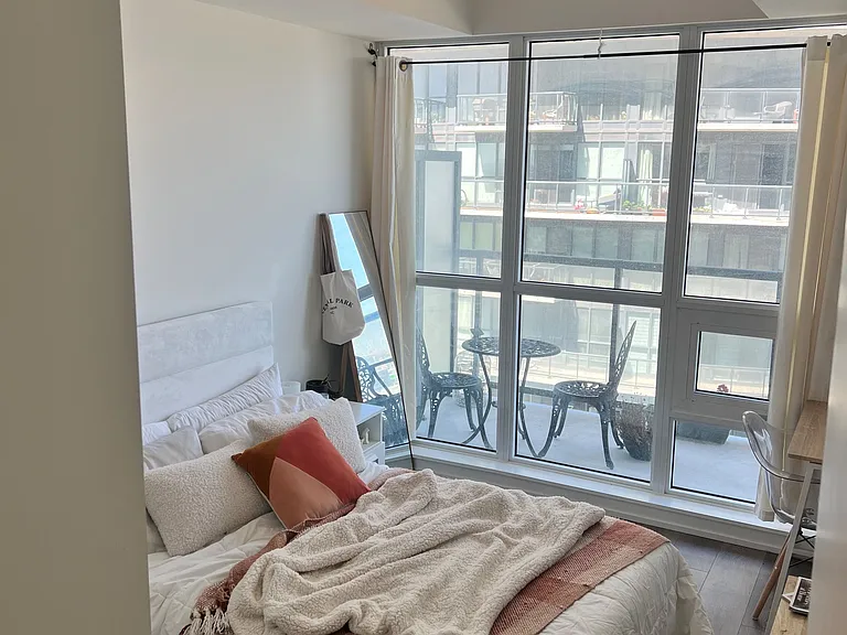 49 E Liberty St #2008 — Photo 10
