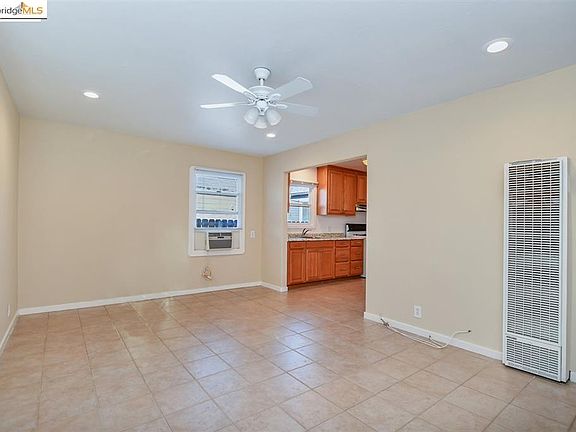 4th image of 1111 E St #A