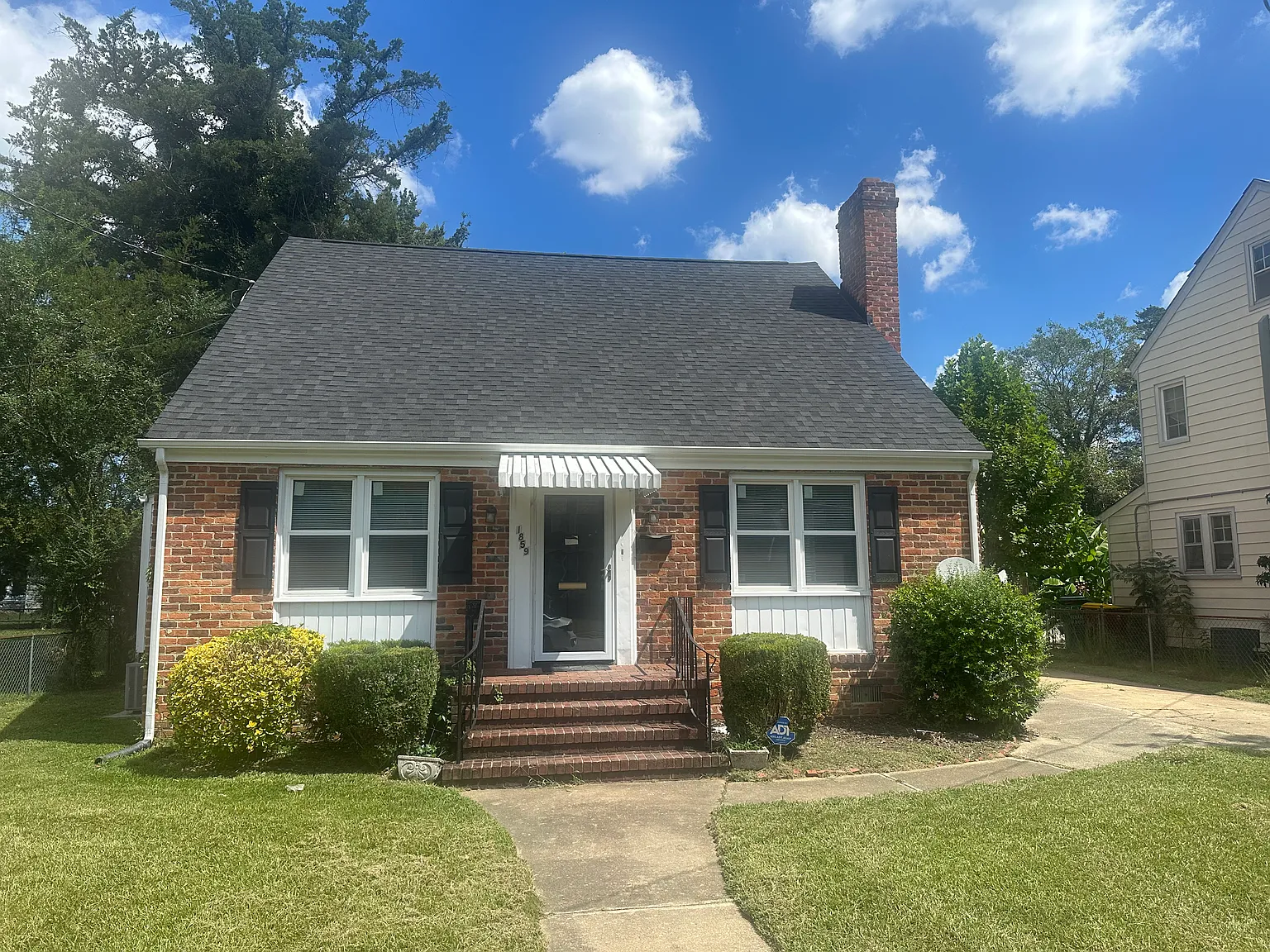4 bed, 2.5 bath, 1772 sqft, $2,400 — Photo 1