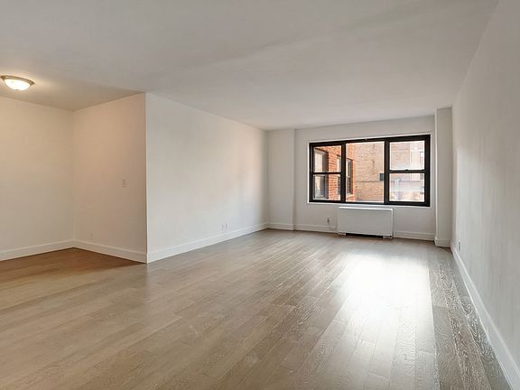 3rd image of 120 E 34th St APT 14n