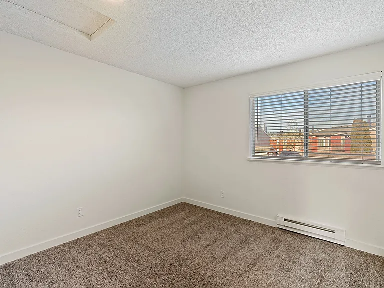 Pointe East — Photo 30