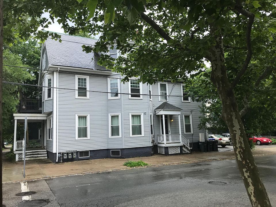 side view (2 entrances)