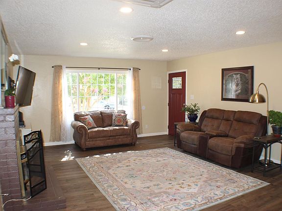 3rd image of 364 Neil Dr
