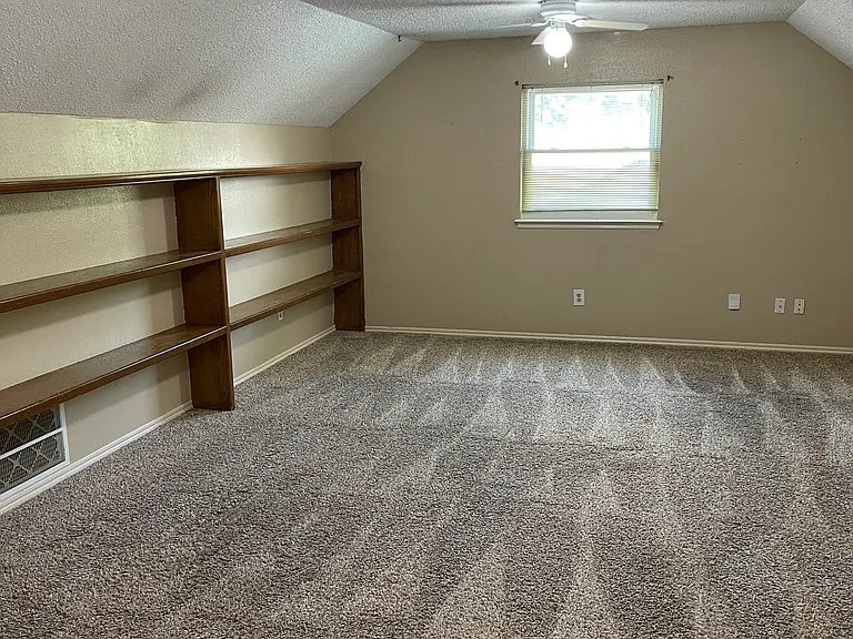 800 N Parkview Cir — Photo 25