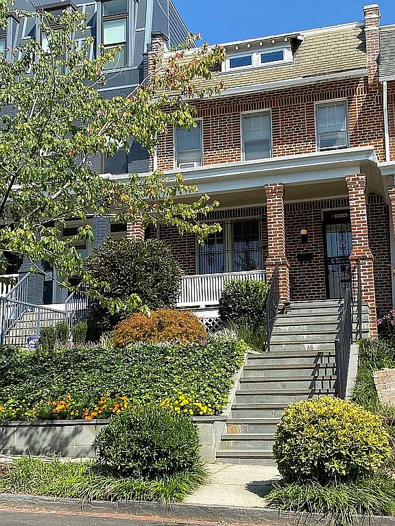 206 Randolph Pl NE photo 1