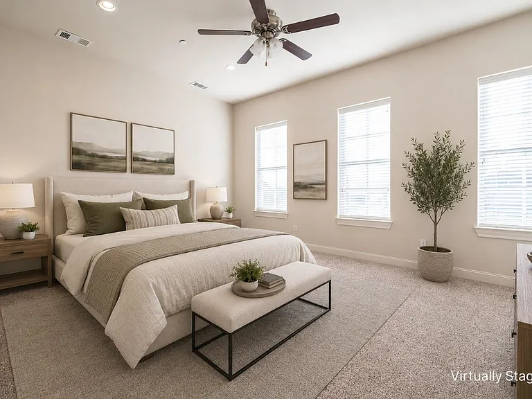 1027 Saint Charles St — Photo 11