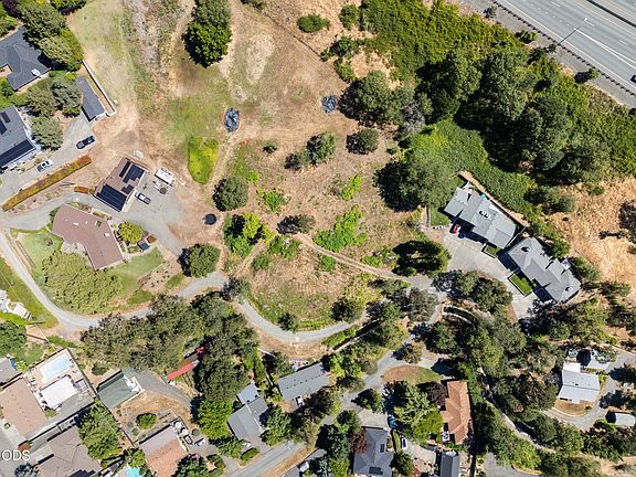 5th image of 701 NE Tokay Hts