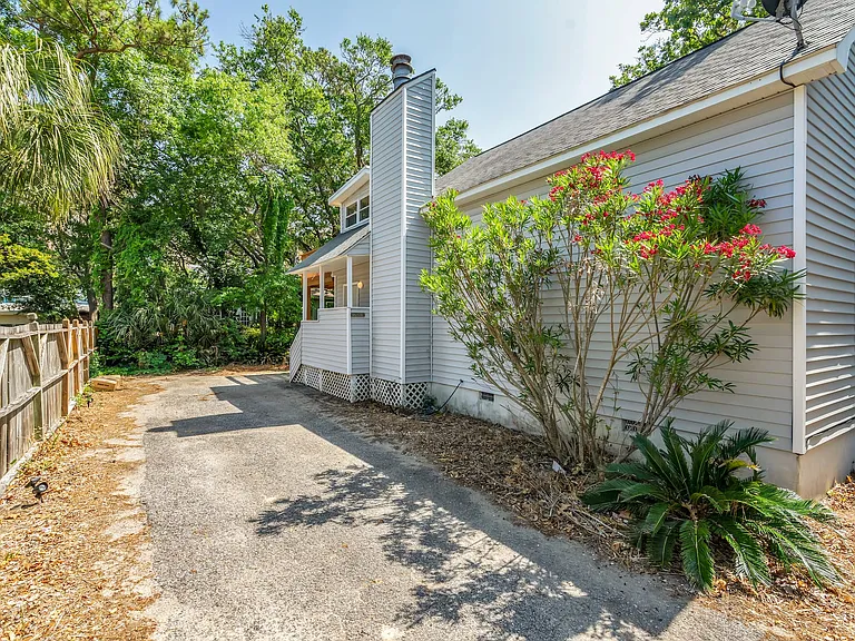 2705B Havens Dr — Photo 17