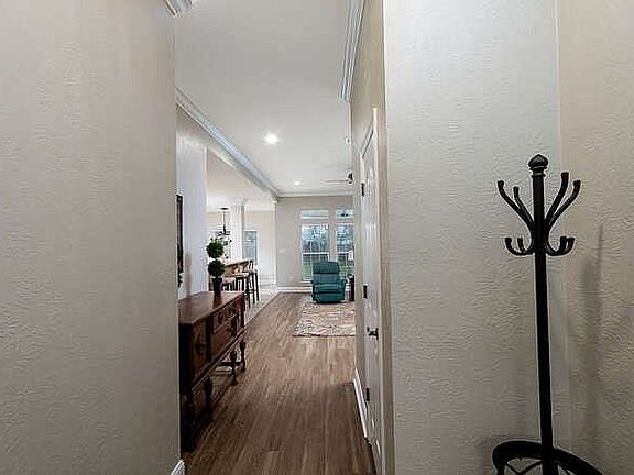 3rd image of 2465 Sunflower Ln