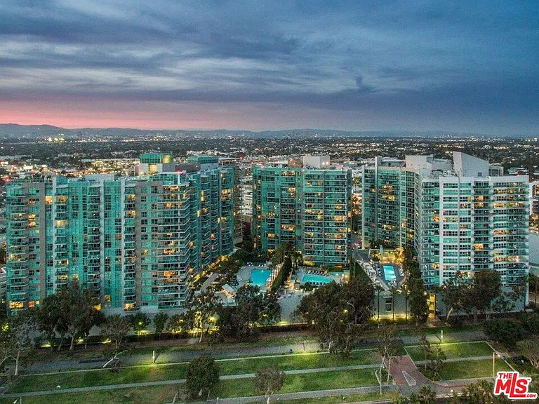 13650 Marina Pointe Dr #607 — Photo 13