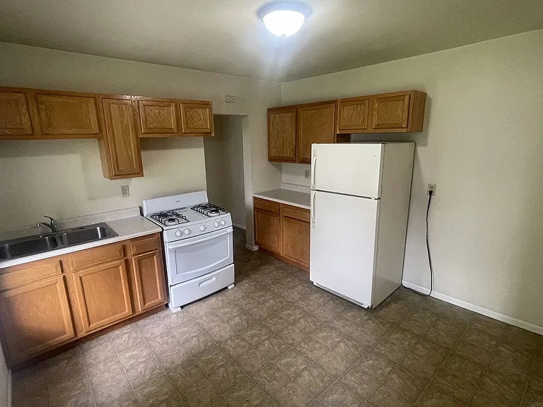 1160 High Ave — Photo 6