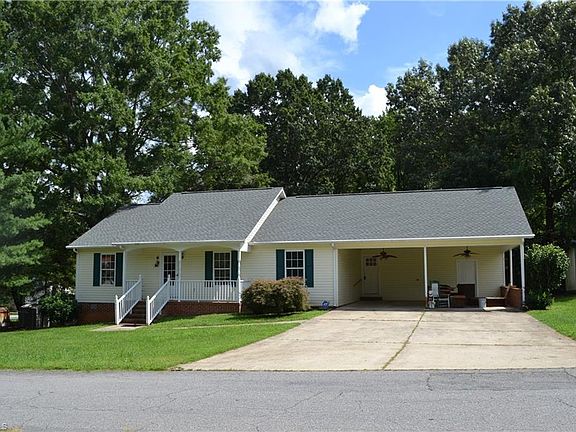 2nd image of 405 Puzak Ln