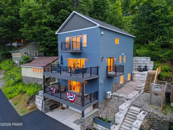 109 Paradise Rd E, Greentown, PA 18426