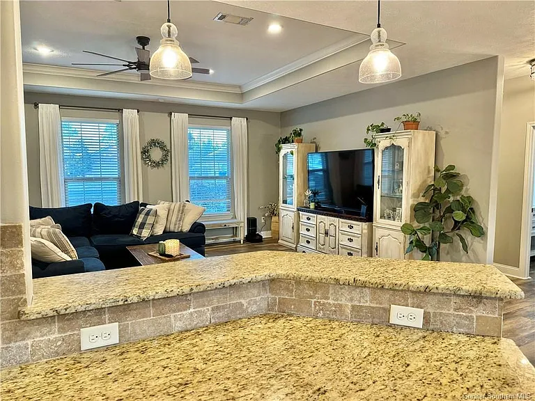 1525 Clark Ct — Photo 6