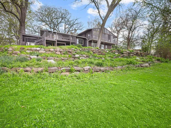 1004 Ridgewood Dr, Stoughton, WI 53589