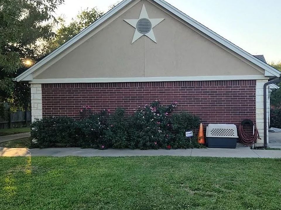 1st image of 177 E Davilla St