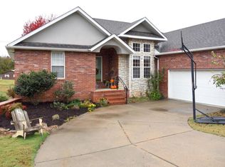 813 N 4th Ave, Ozark, MO 65721