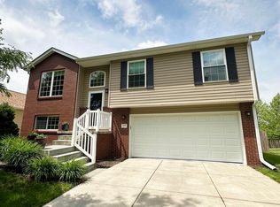 7957 S 17th St, Lincoln, NE 68512