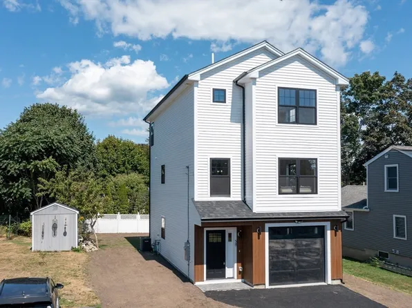 58 Ocean Ave, Fairhaven, MA 02719