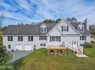 219 Plank Rd, Beach Lake, PA 18405