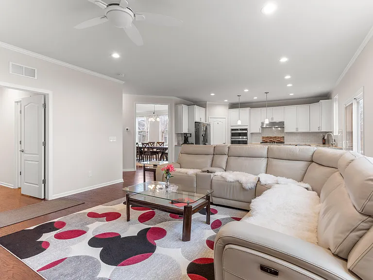 2825 Dillon Dr — Photo 15