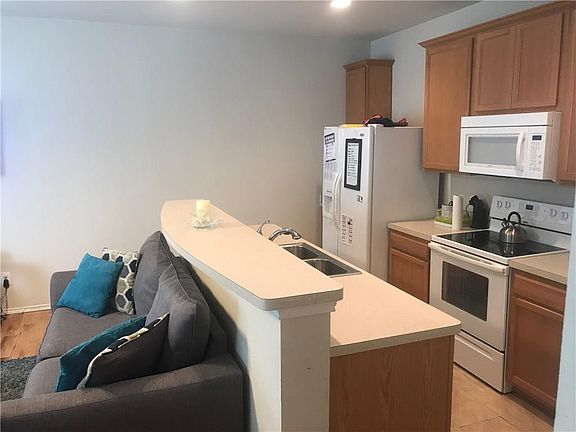 3rd image of 6220 Texana Way