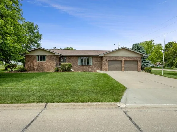 222 E 22nd St, Schuyler, NE 68661