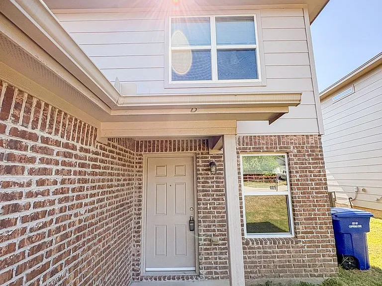 409 Allen St #A-B — Photo 2