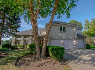 374 Hoyer Ct, Naperville, IL 60565