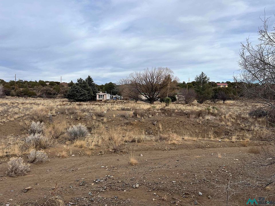 1st image of 8 Elder Ln